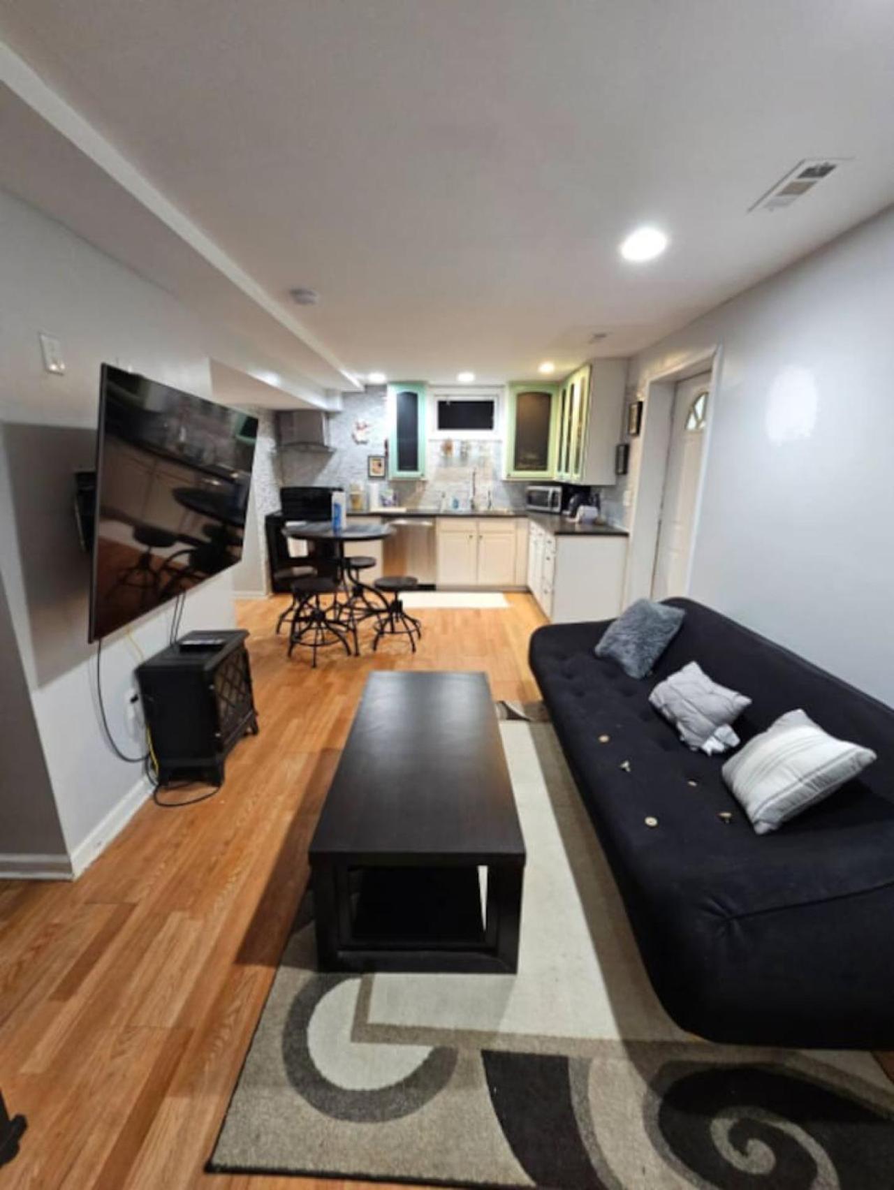 Private Entrance Full Kitchen 2 Bedroom Apartment Фредериксбърг Екстериор снимка
